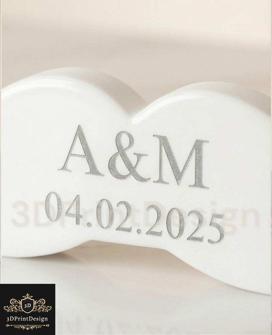 Ugravirajte svoje inicijale i datum na svoje revere